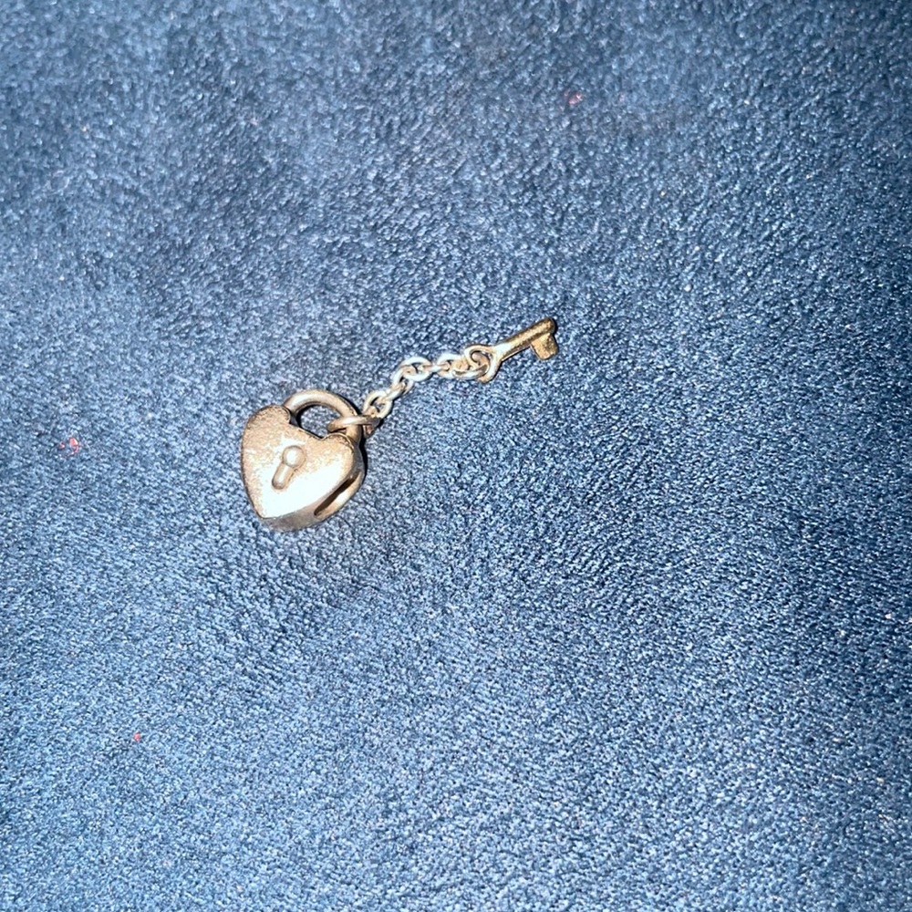 Pandora heart and key charm